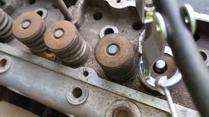 Замена маслосъемных колпачков без снятия гбц 421