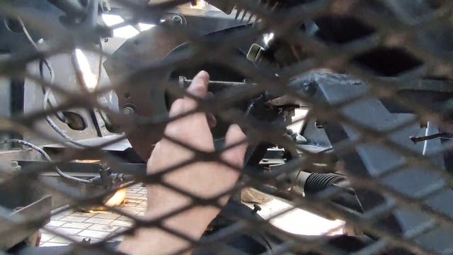 замена ремней на вездеходе, проверка воздушного фильт смотреть онлайн