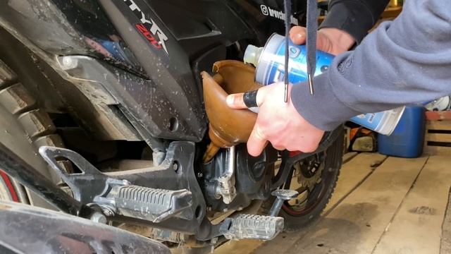 ЗАМІНА МАСЛА В МОТОЦИКЛІ LIFAN CITYR 200 ||| ЯК ЗАМІНИТИ МАСЛО смотреть онлайн