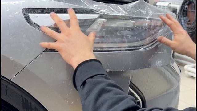 Убираем слезший  лак с фары Haval F7