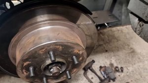 Ниссан Жук решаю проблемы с ручным тормозом, наконец-т