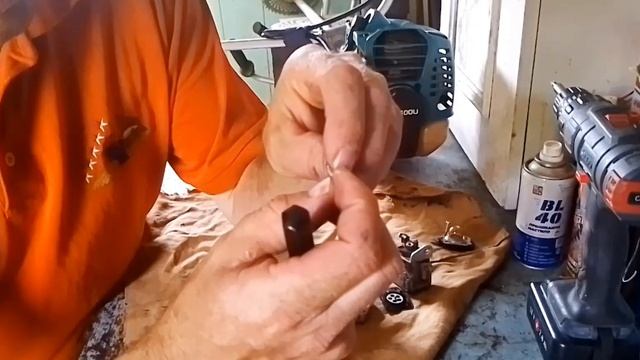 Китайський карбюратор на бензокосу Макіта 2500. (Міша Д) смотреть онлайн