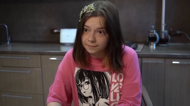 Кира не может вселиться Соню потому что вселился уже баба-яга в Соню смотреть онлайн