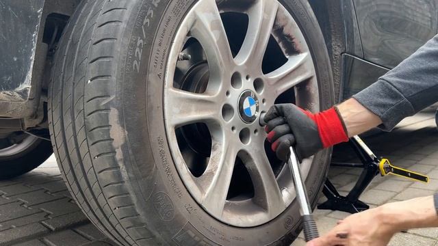 ⚫ КОГДА МЕНЯТЬ РЕЗИНУ НА ЛЕТНЮЮ? Все о замене покрышек смотреть онлайн