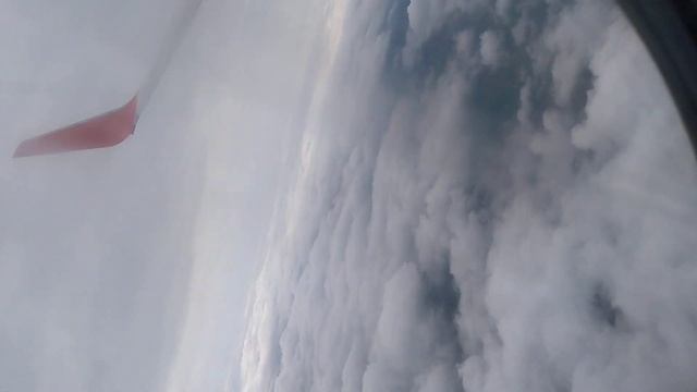 вид из окна самолёта облака Питер Москва в тамбуре еха смотреть онлайн