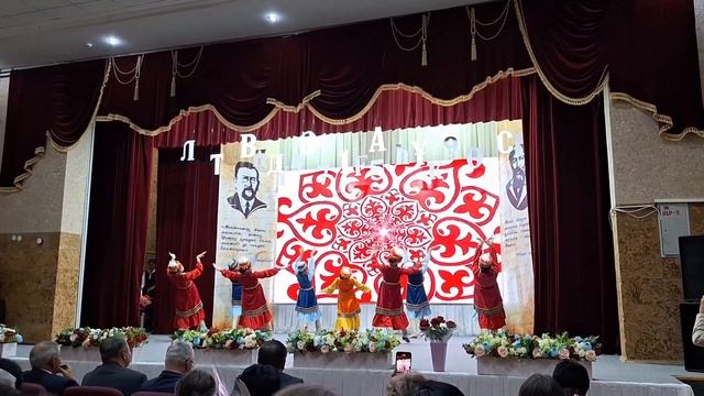 Великолепное исполнение народного танца