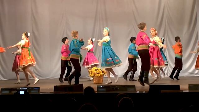 Dance Ensemble Siberian Patterns/Ансамбль танца Сибирские узоры