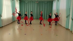 Танец с лентами «Закаты алые»