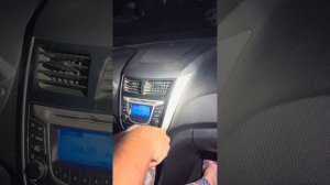 Замена штатной магнитолы на Hyundai Solaris 1. Снятие рамки за