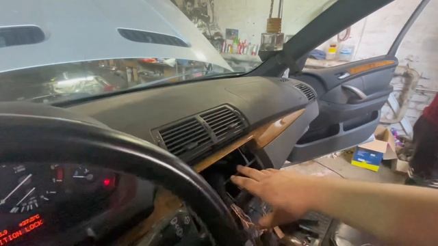 BMW X5 e53!!!Установка андроид магнитолы в замен штатной!!!н смотреть онлайн