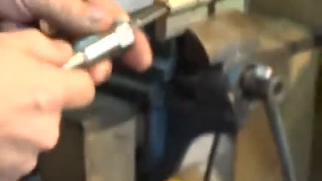 вскрытие дверного замка MUL T LOCK 7PINS ПРАВЫЙ сайт: https://medvej смотреть онлайн