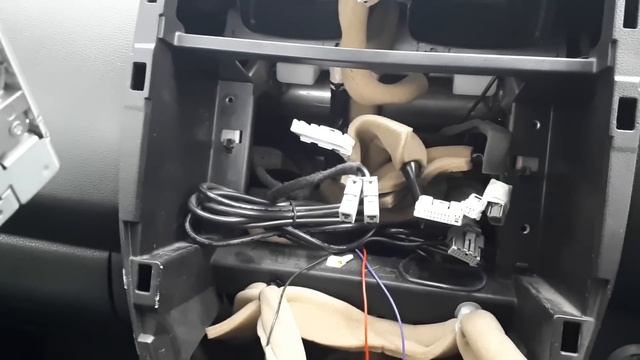 Замена МАГНИТОЛЫ на NISSAN LEAF AZE0 и неожиданная находка