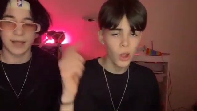 Стрим в тт, Макс, Федя, Женя общаются с чатом | 24.03.23