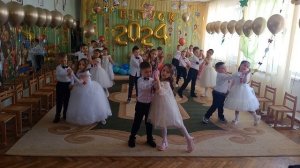 Танец "Детство не повторится" выпускной бал - 2024