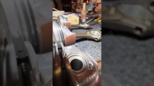 Как легко установить стопорные кольца на поршневую пр