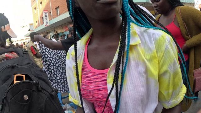 АФРИКАНСКАЯ ЯРМАРКА ДЛИННОЙ В ЖИЗНЬ НАЙРОБИ / АВТОБУСЫ МАРШРУТЫ / ГОРОД ИЗНУТРИ / ОДЕЖДА ЕДА И ЦЕНЫ смотреть онлайн