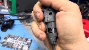 Отремонтировали личинку двери VW Polo часть 3