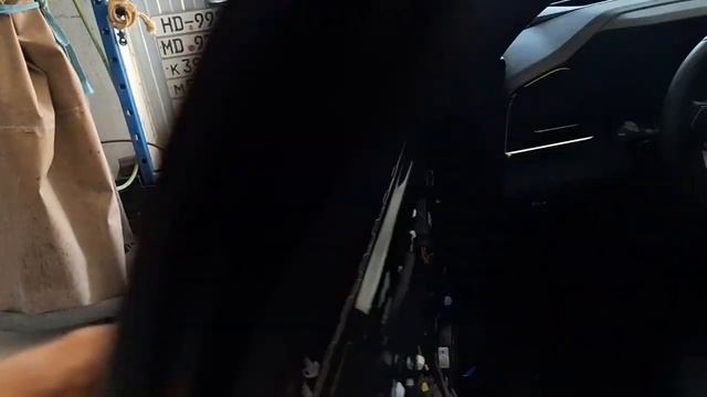 Geely Monjaro снятие дверной ручки передний.