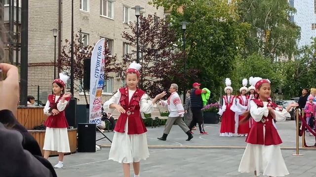 Выступают дети. Фестиваль ЭтноЛето. Тюмень. #дети#тане? смотреть онлайн