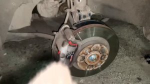 LADA GRANTA CROSS 23 МЕНЯЕМ ЗАВОДСКОЙ СКРИПУЧИЙ ТИИР 299 НА МАВИ?