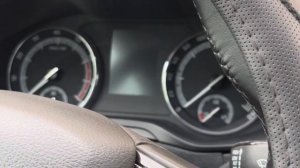 Хруст скрип передней подвески Шкода Карок, причина и у