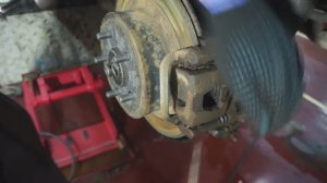 Замена задних колодок  Nissan Qashqai