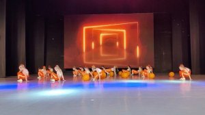 на большом воздушном шаре / эстрадный танец 5-6 лет / шко