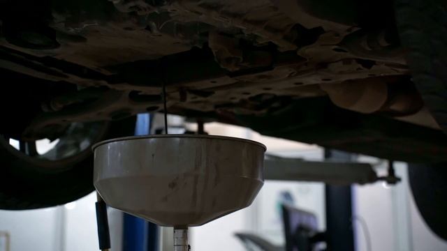 Замена масла на 0w30 - Geely Atlas Pro смотреть онлайн