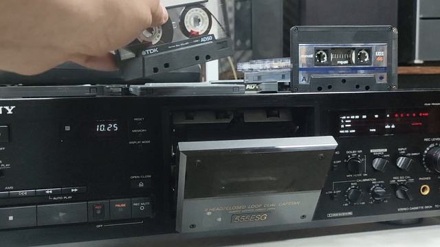 SONY TC-K555esG TC-2850SD. При желании приобрести, звоните +79235077707