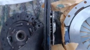 ваз2110 какой стороной установить диск сцепления отлич?