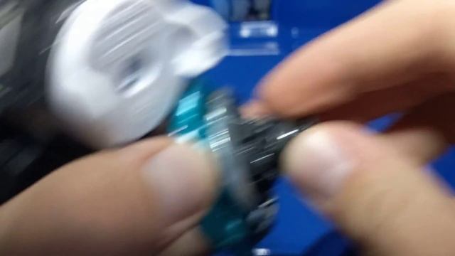 Обзор набора Hasbro Slingshock Нгуардион и кведцико Бейблейд/Beyblade смотреть онлайн