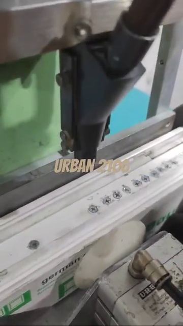 Автоматический шуруповёрт Urban 2100 - 2008 г. смотреть онлайн