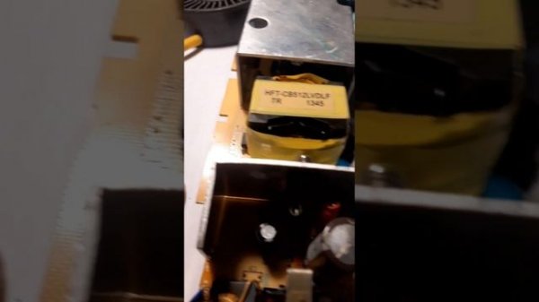 Ремонт автозарядного пристрою Bosch c3, не вмикається