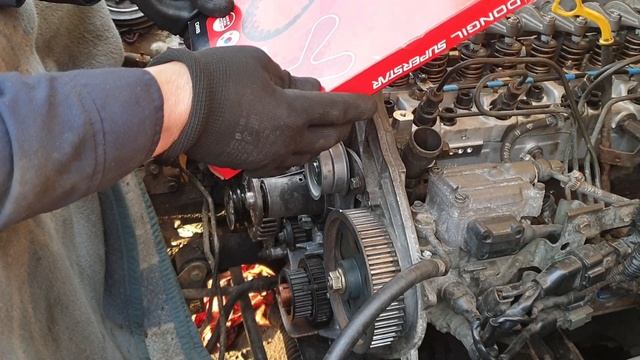 Замена ремня ГРМ Hyundai Terracan (хёндай терракан) 2.5 дизель D4 смотреть онлайн