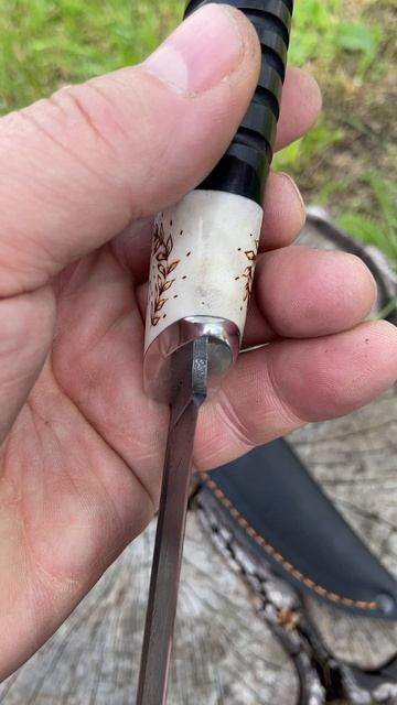 В наличии нож 