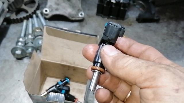 Chevrolet Cruze 1,6л. Сьём форсунок, чистка и установка.