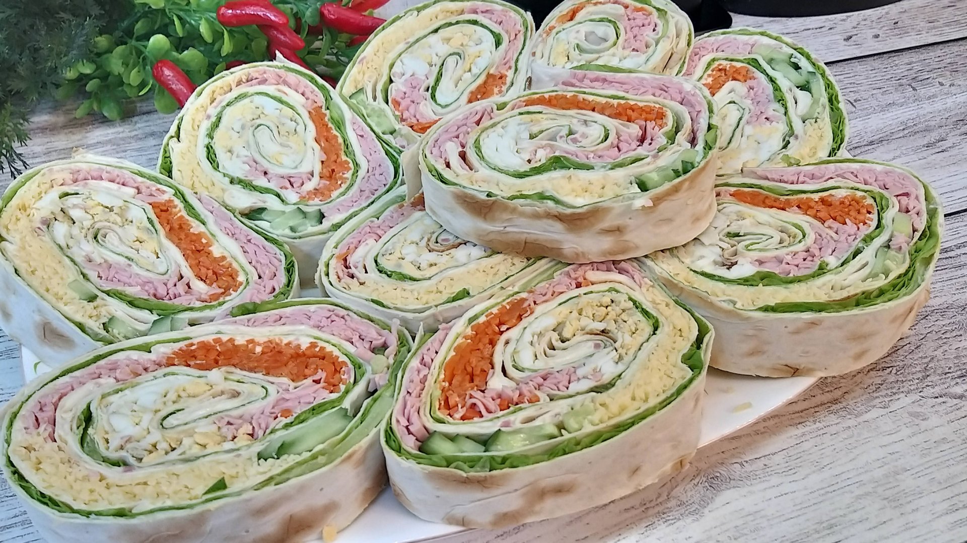 Шикарная закуска из лаваша Один из лучших Рецептов рулета из лаваша с начинкой смотреть онлайн