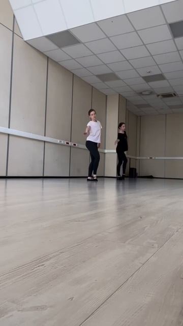 🌬Продолжаем учить части одного целого #shorts #dance #contemporary #contemporarydance #wind #ballet смотреть онлайн