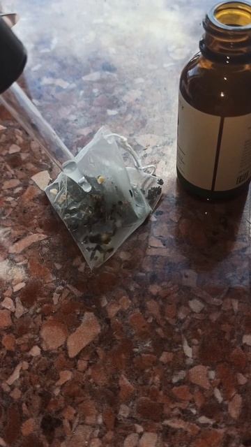 ПОВЕСЬ ЧАЙНЫЙ ПАКЕТИК НА ДВЕРНУЮ РУЧКУ: в этом есть см?