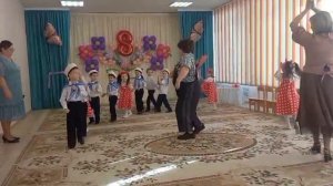 Игра  - танец с Карлсоном