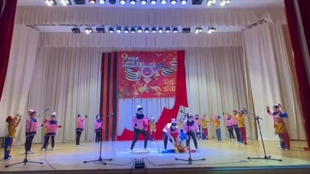 Народный хореографический коллектив "Стиль+"  танец "С?