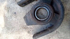 Mercedes Atego появилась  вибрация замена подвисного подшип?