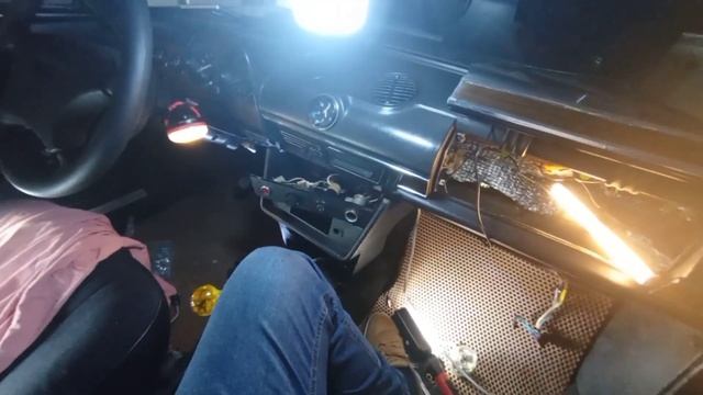 Протечка под капотом ВАЗ 2106: лопнул патрубок! Снял рад? смотреть онлайн