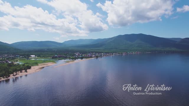 Озеро Байкал, поселок Максимиха с высоты птичьего полета