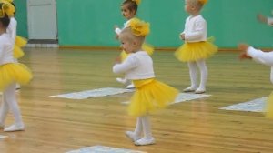 Танец "Разноцветная игра". Наш позитивчик!!!! (София-3 го?