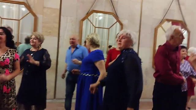 И наслаждайся этой жизнью.......... 24.11.24. смотреть онлайн