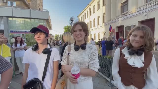 Культурный выходной с Костиком // Дети в театре смотреть онлайн