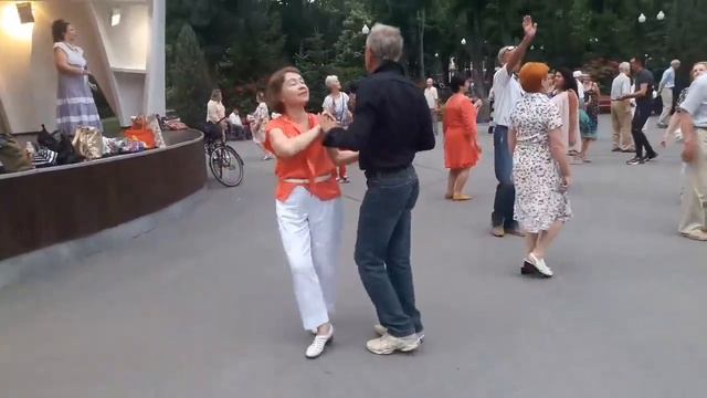 А первое слово дороже второго!!!💃🌹Танцы в парке Горь?
