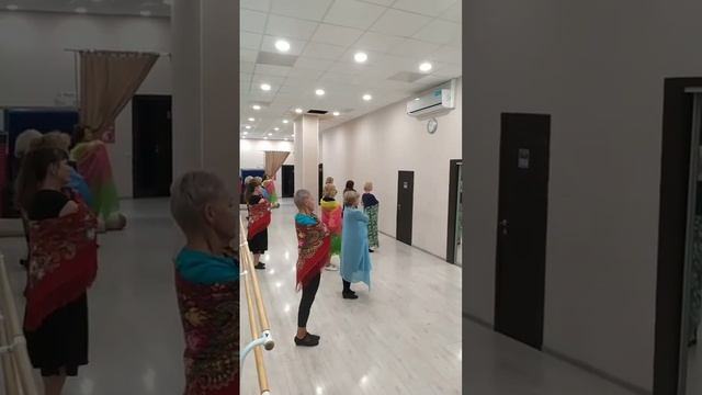 “Московское долголетие”. Народный танец. Педагог Окс смотреть онлайн