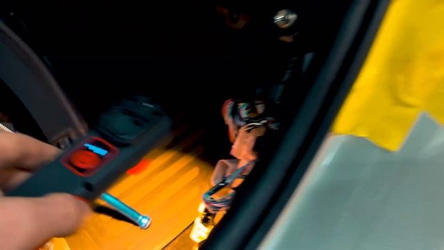 Снять дверную карту Toyota Rav 4 смотреть онлайн